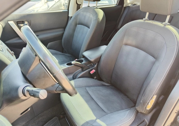 Nissan Qashqai cena 23999 przebieg: 277523, rok produkcji 2010 z Tolkmicko małe 121
